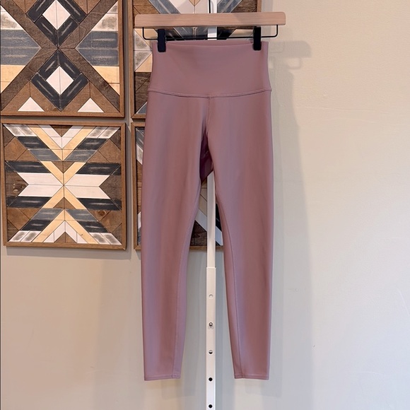 ALO Yoga airlift 7/8 Leggings - Picture 1 of 6